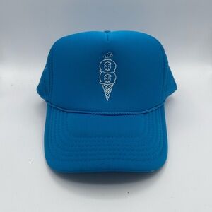 🚨SOLD🚨Hustle or Starve Trucker Hat 🧢